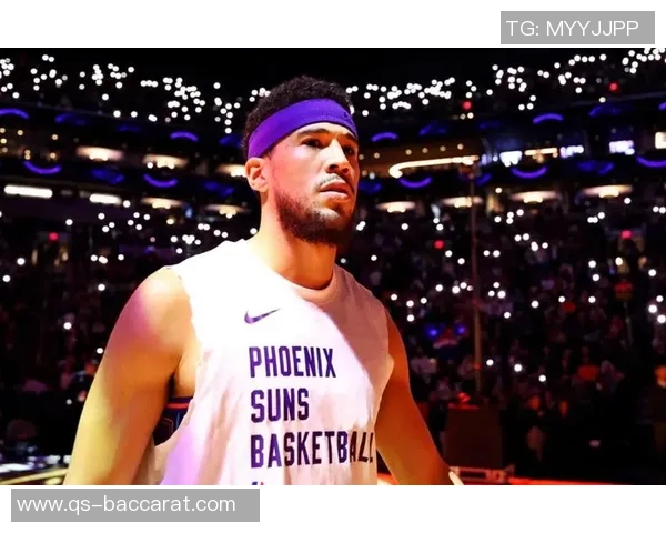 布克称赞格林能减轻压力认为其天赋极高助力球队表现